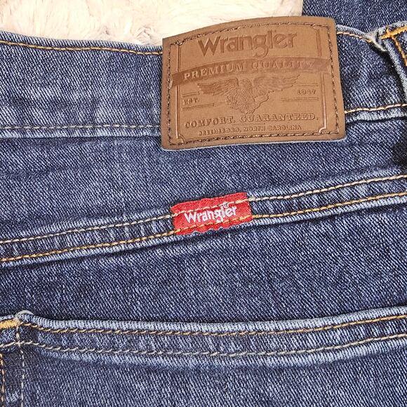 Men's Wrangler Straight Fit Rugged Denim Jeans Dark Wash 32x30 - Picture 6 of 11